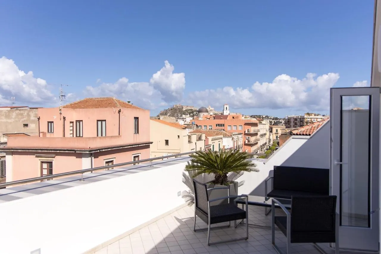 Konukevi Liberty Palace Milazzo